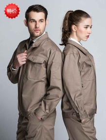 定制職業裝穿著得體，注重搭配小細節